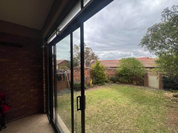 2 Bedroom Apartment / Flat For Sale in Mooikloof Ridge