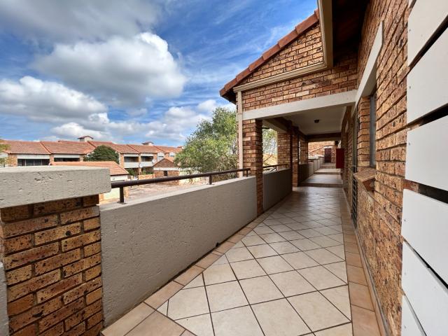 2 Bedroom Apartment / Flat For Sale in Mooikloof