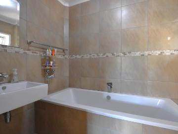 2 Bedroom Apartment / Flat For Sale in Morningside