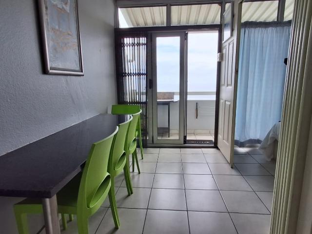 2 Bedroom Apartment / Flat For Sale in Manaba Beach