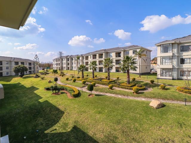 2 Bedroom Apartment / Flat For Sale in Maroeladal