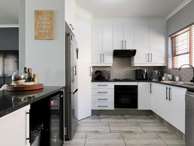 2 Bedroom Apartment / Flat For Sale in Meyersdal