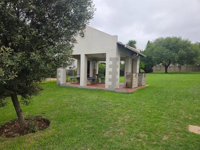 2 Bedroom Apartment / Flat For Sale in Meyersdal