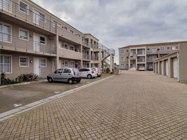 2 Bedroom Apartment / Flat For Sale in Melkbosstrand Central