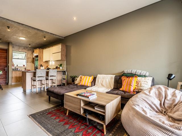 2 Bedroom Apartment / Flat For Sale in Menlo Park