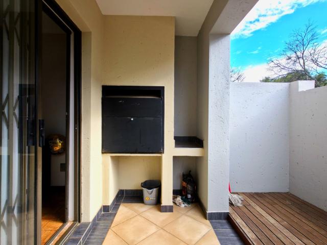2 Bedroom Apartment / Flat For Sale in Menlo Park