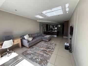 2 Bedroom Apartment / Flat For Sale in Menlo Park