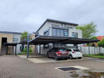 2 Bedroom Apartment / Flat For Sale in Menlo Park
