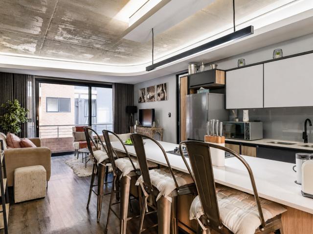 2 Bedroom Apartment / Flat For Sale in Menlo Park