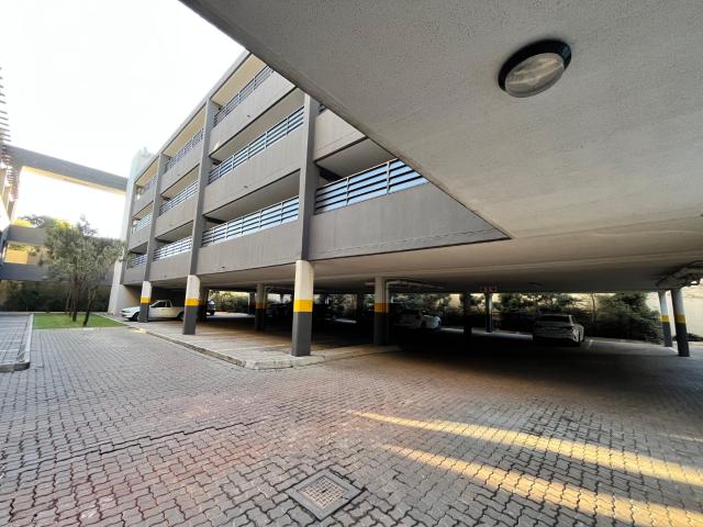 2 Bedroom Apartment / Flat For Sale in Menlo Park