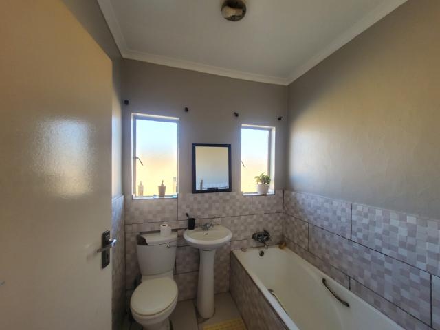 2 Bedroom Apartment / Flat For Sale in Meredale