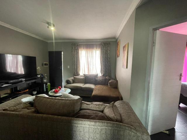 2 Bedroom Apartment / Flat For Sale in Middelburg Central