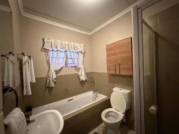 2 Bedroom Apartment / Flat For Sale in Midridge Park