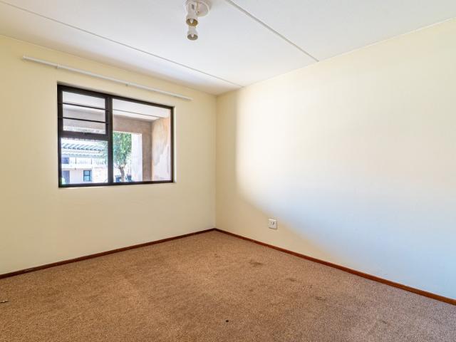 2 Bedroom Apartment / Flat For Sale in Noordhang