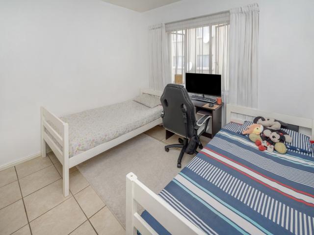 2 Bedroom Apartment / Flat For Sale in Noordhang
