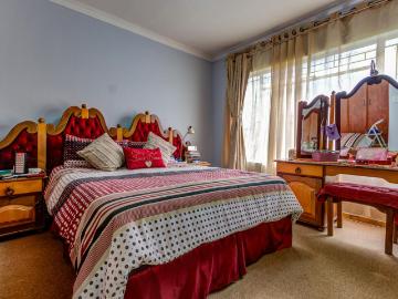 2 Bedroom Apartment / Flat For Sale in Norton Park