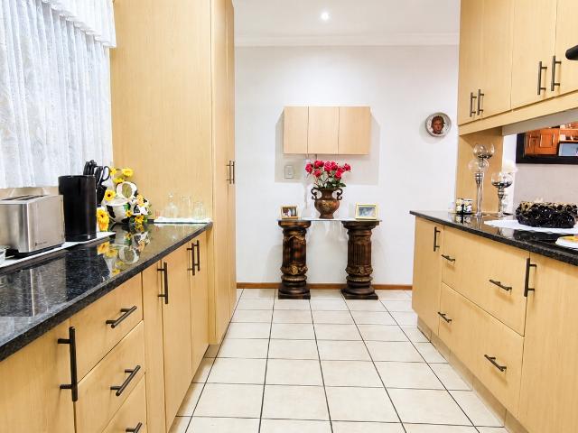 2 Bedroom Apartment / Flat For Sale in Norton Park