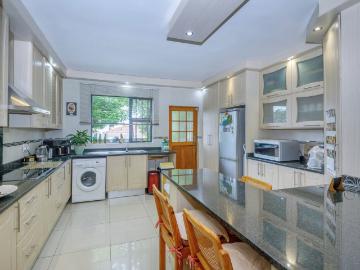 2 Bedroom Apartment / Flat For Sale in North Riding