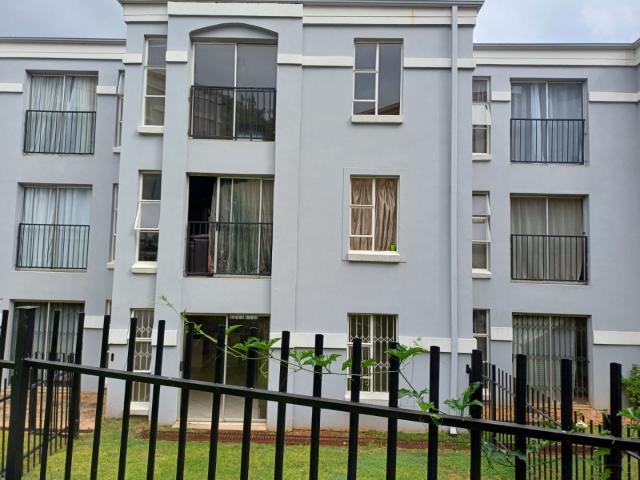 2 Bedroom Apartment / Flat For Sale in Northcliff