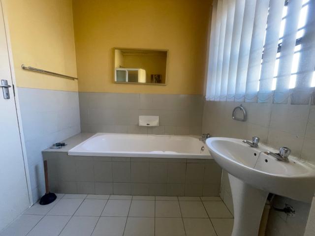 2 Bedroom Apartment / Flat For Sale in Naturena