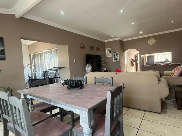 2 Bedroom Apartment / Flat For Sale in New Redruth
