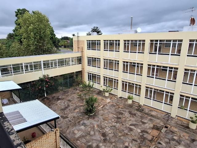 2 Bedroom Apartment / Flat For Sale in Nimrod Park