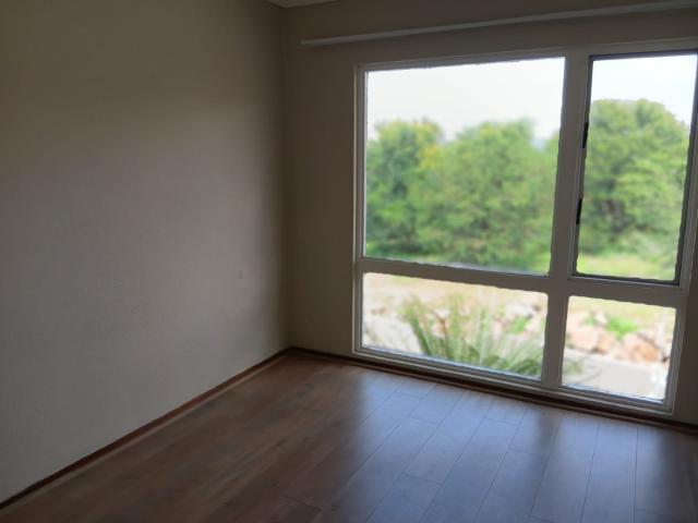2 Bedroom Apartment / Flat For Sale in South Crest