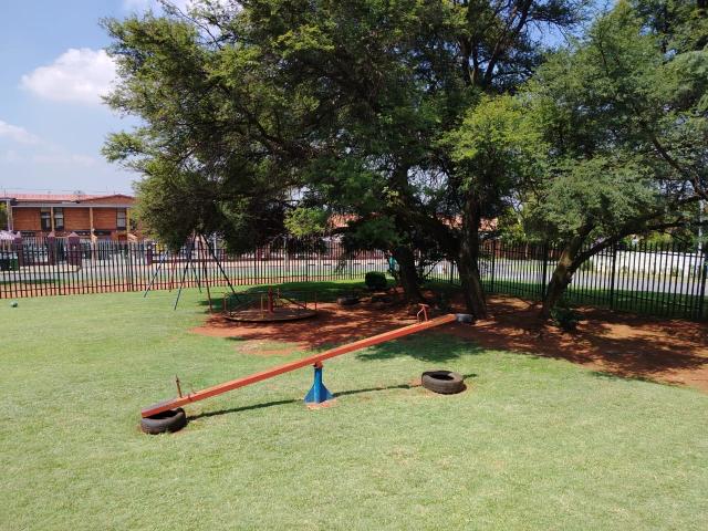 2 Bedroom Apartment / Flat For Sale in South Crest