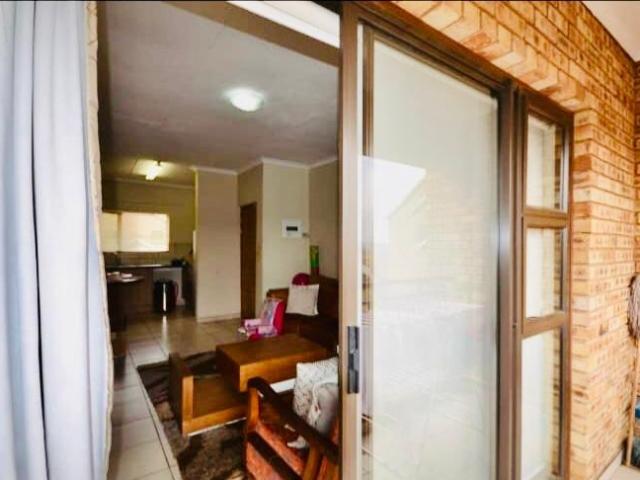 2 Bedroom Apartment / Flat For Sale in South Crest