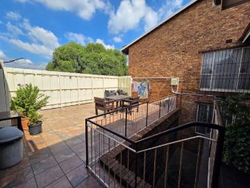 2 Bedroom Apartment / Flat For Sale in South Crest