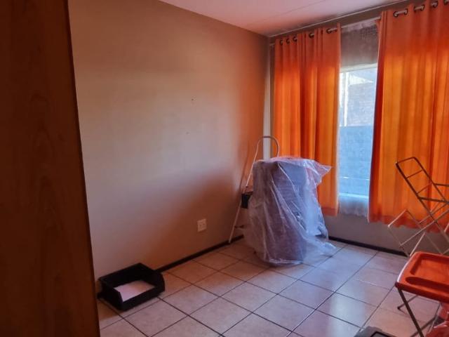 2 Bedroom Apartment / Flat For Sale in Sonneveld