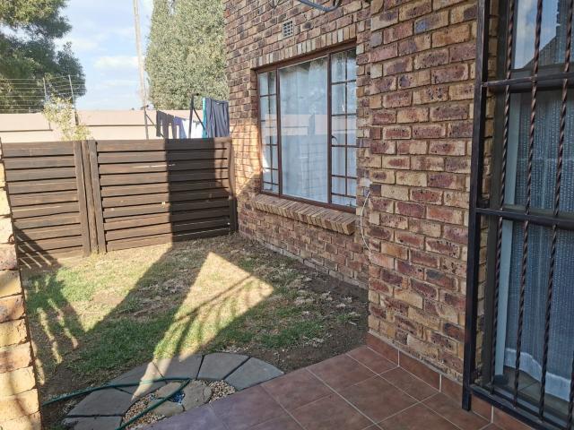 2 Bedroom Apartment / Flat For Sale in Sonneveld