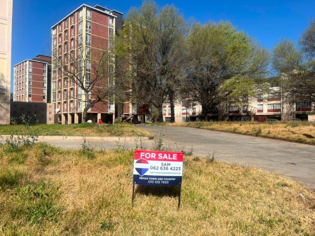 2 Bedroom Apartment / Flat For Sale in Sophiatown