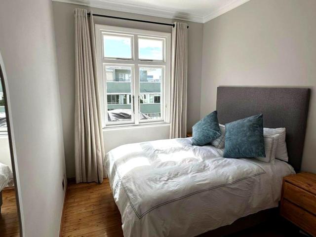 2 Bedroom Apartment / Flat For Sale in Sea Point