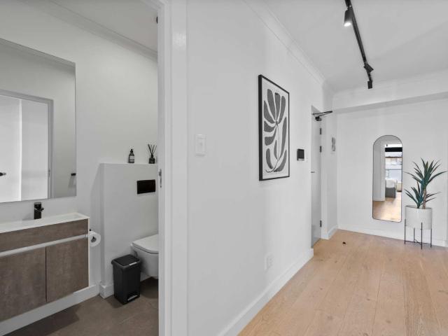 2 Bedroom Apartment / Flat For Sale in Sea Point