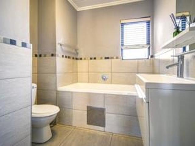 2 Bedroom Apartment / Flat For Sale in Sebenza