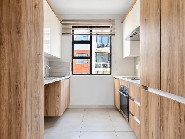 2 Bedroom Apartment / Flat For Sale in Shere