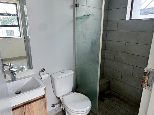 2 Bedroom Apartment / Flat For Sale in Shere