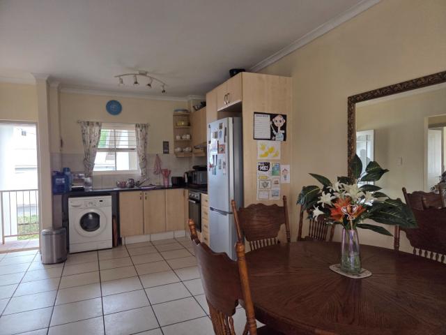 2 Bedroom Apartment / Flat For Sale in Shortens Country Estate