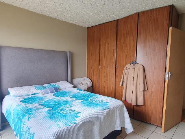 2 Bedroom Apartment / Flat For Sale in Silverton