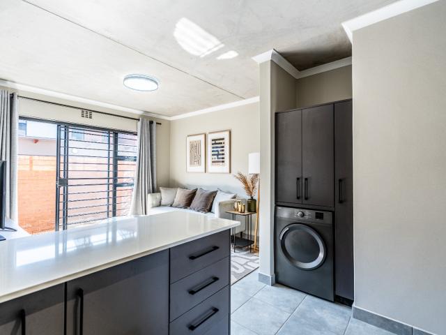 2 Bedroom Apartment / Flat For Sale in Sinoville