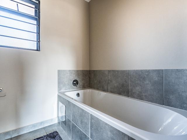 2 Bedroom Apartment / Flat For Sale in Sinoville