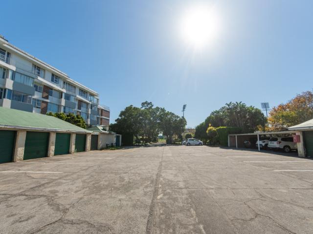 2 Bedroom Apartment / Flat For Sale in St Georges Park
