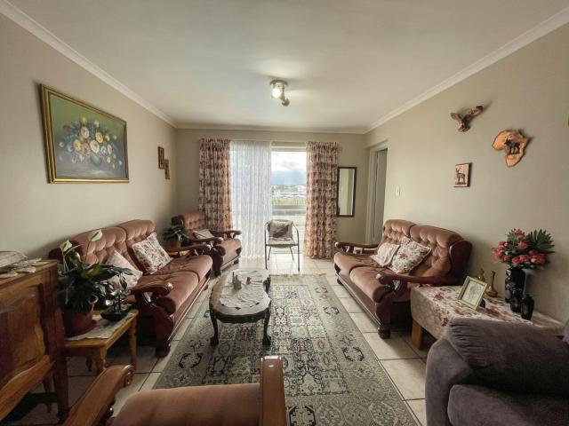 2 Bedroom Apartment / Flat For Sale in Strand North