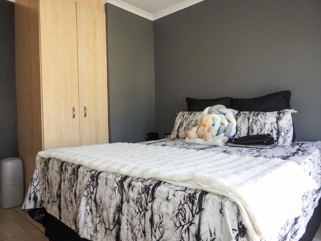 2 Bedroom Apartment / Flat For Sale in Sugar Bush Estate