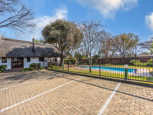 2 Bedroom Apartment / Flat For Sale in Sunninghill