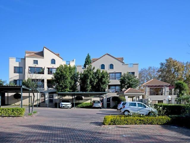 2 Bedroom Apartment / Flat For Sale in Sunninghill