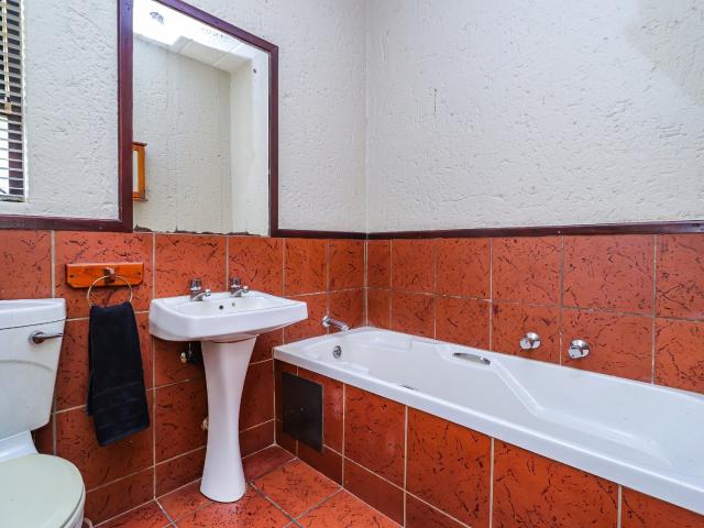 2 Bedroom Apartment / Flat For Sale in Sunninghill