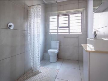 2 Bedroom Apartment / Flat For Sale in Sunninghill