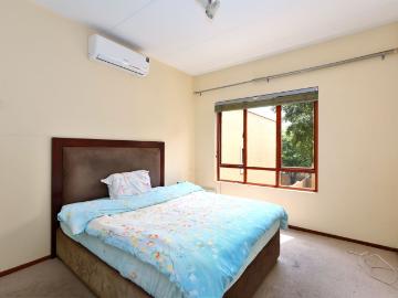 2 Bedroom Apartment / Flat For Sale in Sunninghill
